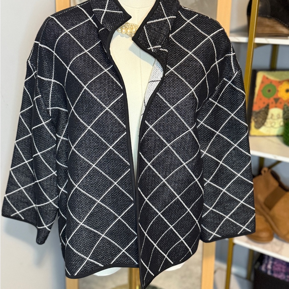 Doncaster Black and White Diamond‎ Pattern Jacket Plus Size Beautiful knit.